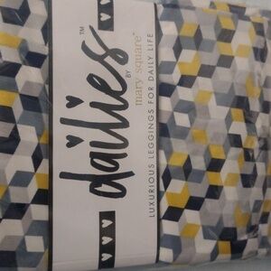 Mary Square Patterned Leggings Size Large 12-18  Yoga Pants New  